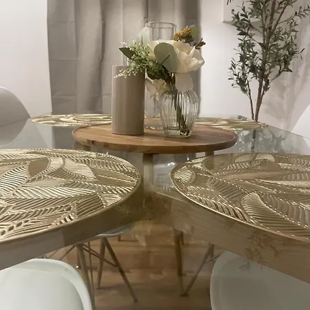 Stylisches Mit Dachterrasse Und Whirlpool