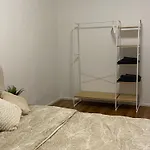 아파트 Stylisches Mit Dachterrasse Und Whirlpool