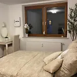 아파트 Stylisches Mit Dachterrasse Und Whirlpool