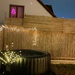 아파트 Stylisches Mit Dachterrasse Und Whirlpool