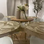 Stylisches Mit Dachterrasse Und Whirlpool
