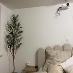 Stylisches Mit Dachterrasse Und Whirlpool 아파트