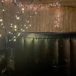 아파트 Stylisches Mit Dachterrasse Und Whirlpool 게르슈토펜