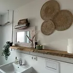 Stylisches Mit Dachterrasse Und Whirlpool 아파트 게르슈토펜