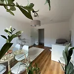 Stylisches Mit Dachterrasse Und Whirlpool 아파트 게르슈토펜