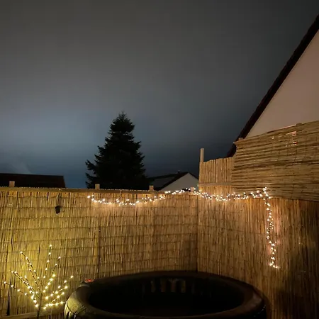 Stylisches Mit Dachterrasse Und Whirlpool