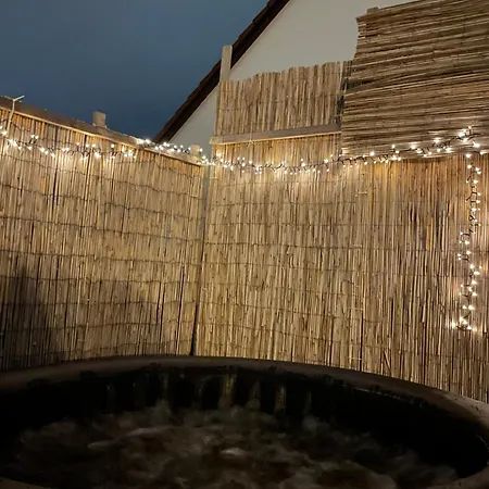 Apartmán Stylisches Mit Dachterrasse Und Whirlpool *
