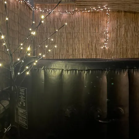 Apartmán Stylisches Mit Dachterrasse Und Whirlpool Gersthofen