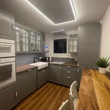 Apartment Stylisches Mit Dachterrasse Und Whirlpool *