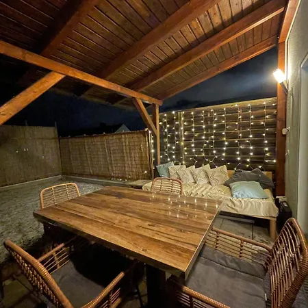 Stylisches Mit Dachterrasse Und Whirlpool *
