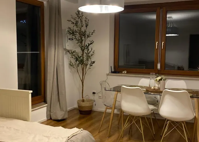 Stylisches Mit Dachterrasse Und Whirlpool Lejlighed Gersthofen